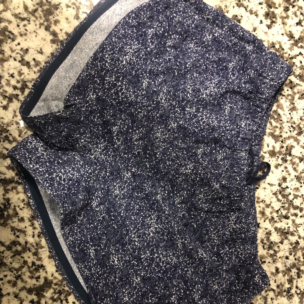 Outdoor Voices shorts! Navy — small